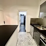 شقة Sunny , Terrasse, Climatisation, Centre قرقشونه